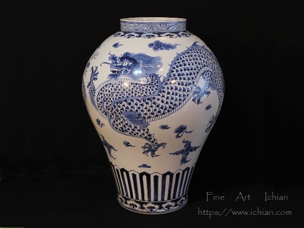大明宣徳年製在銘 青花染付『龍文』大型壺 面取梅
