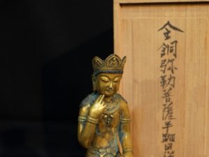 仏教古美術中国朝鮮方面江戸期頃細密造形木彫ニ対獅子25〜27センチ