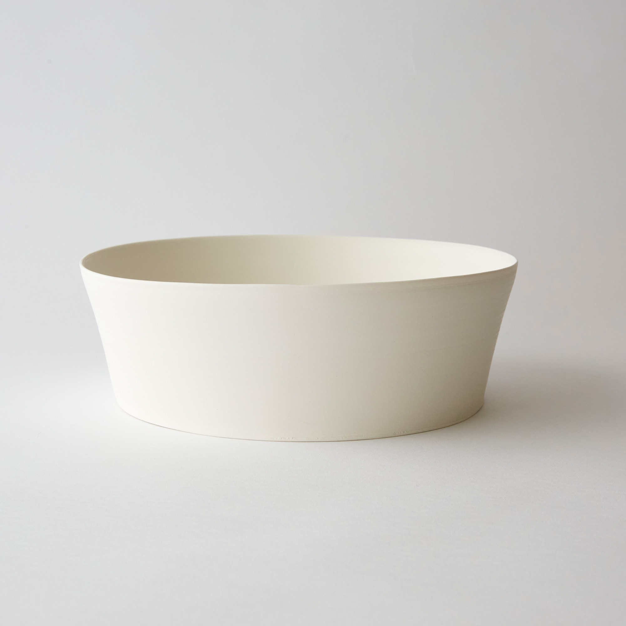 黒田泰蔵の白い白磁の穴あき鉢 黒田泰蔵の白い白磁