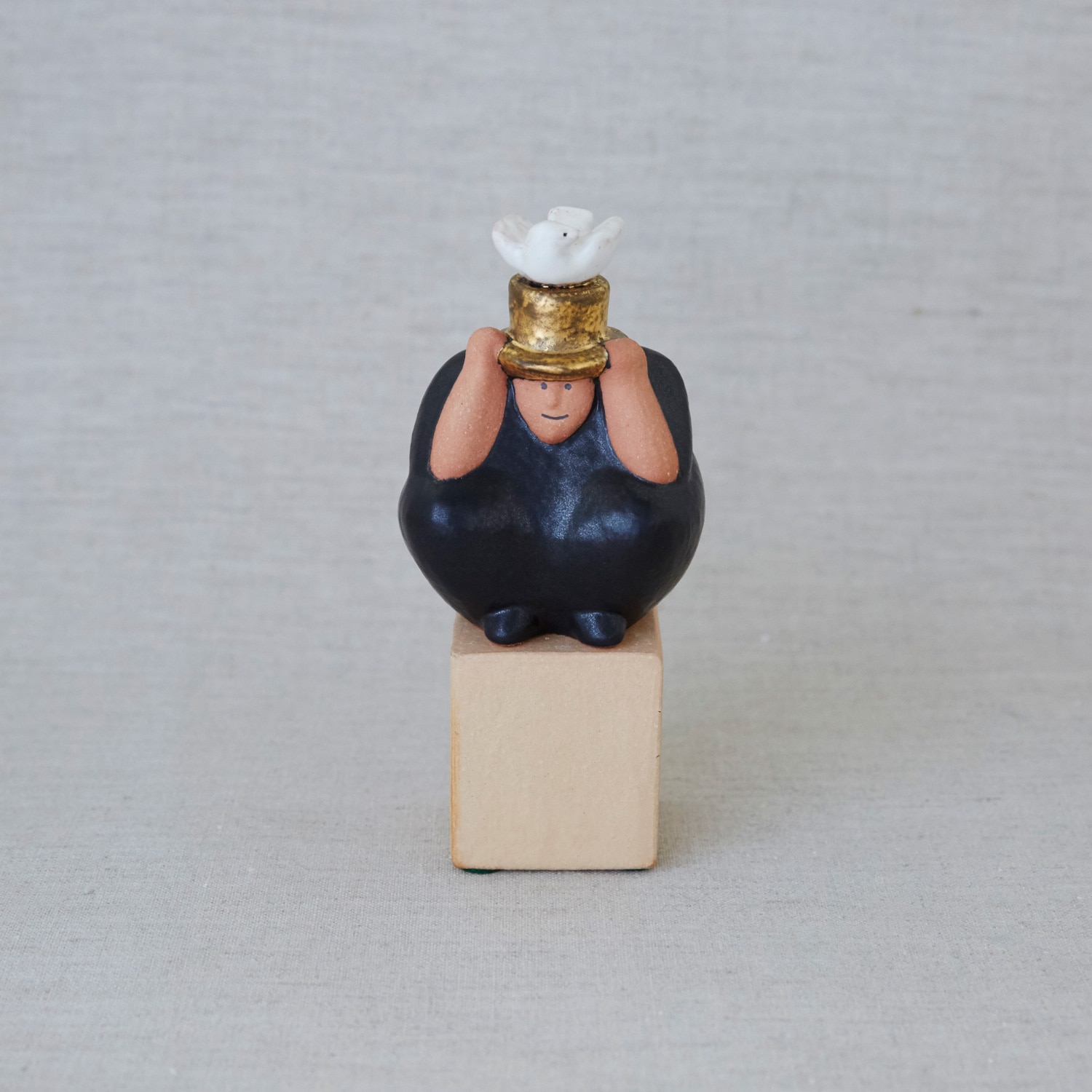 定番品】Lisa Larson Magician Black｜入荷待ち商品｜IDEE SHOP Online