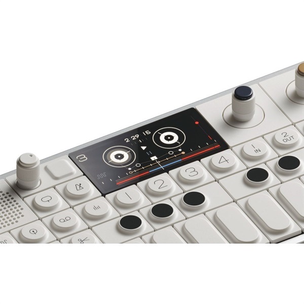 Teenage Engineering OP-1 field (ティーンエイジエンジニアリング