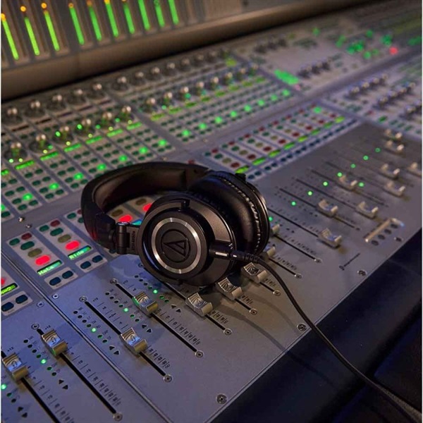 audio-technica ATH-M50x(密閉ダイナミック型モニターヘッドフォン