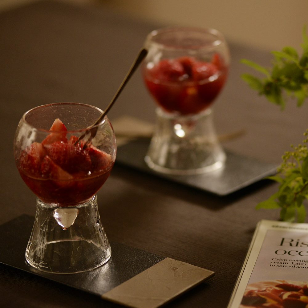 ガラス工芸 山巓堂 末國清吉作 台付盃 共箱 N 9128 ガラス工芸 山巓堂