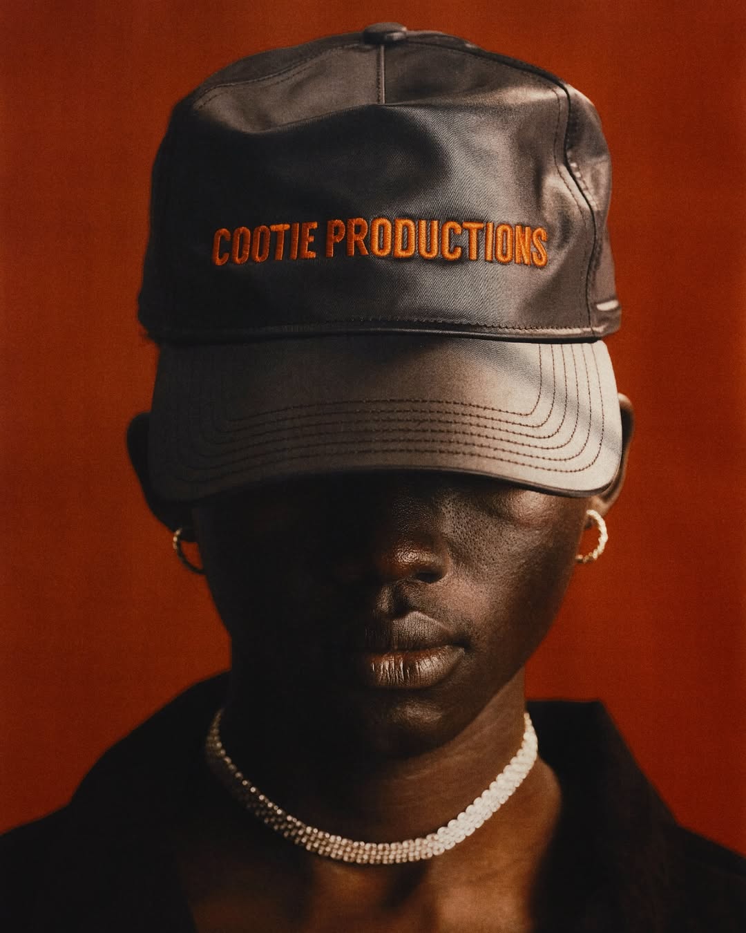 COOTIE PRODUCTIONS/Damp Coated Satin 5 Panel Cap（Black/Red）［5