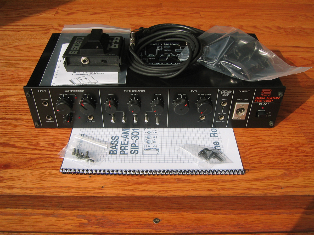 215 Roland ベースギタープリアンプ SIP-301