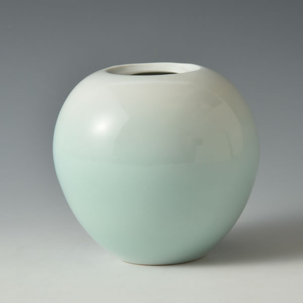 Japan Pottery Net / 青白磁渦文壺 可愛い白青磁壺