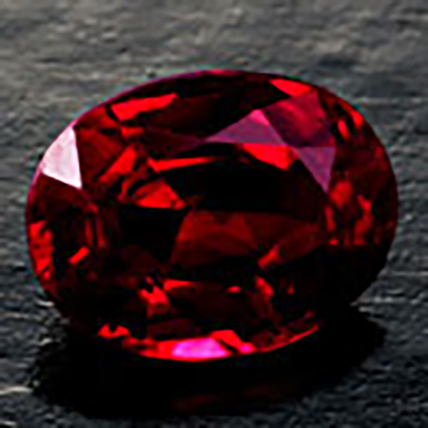 ピジョンブラッドと蛍光性 | 原田コラム | 宝石・ジュエリーの相談