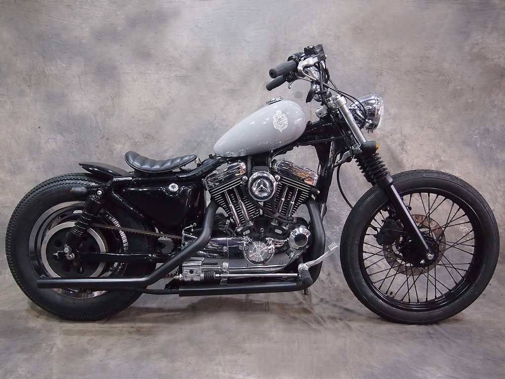 スポーツスターをベースにモディファイ