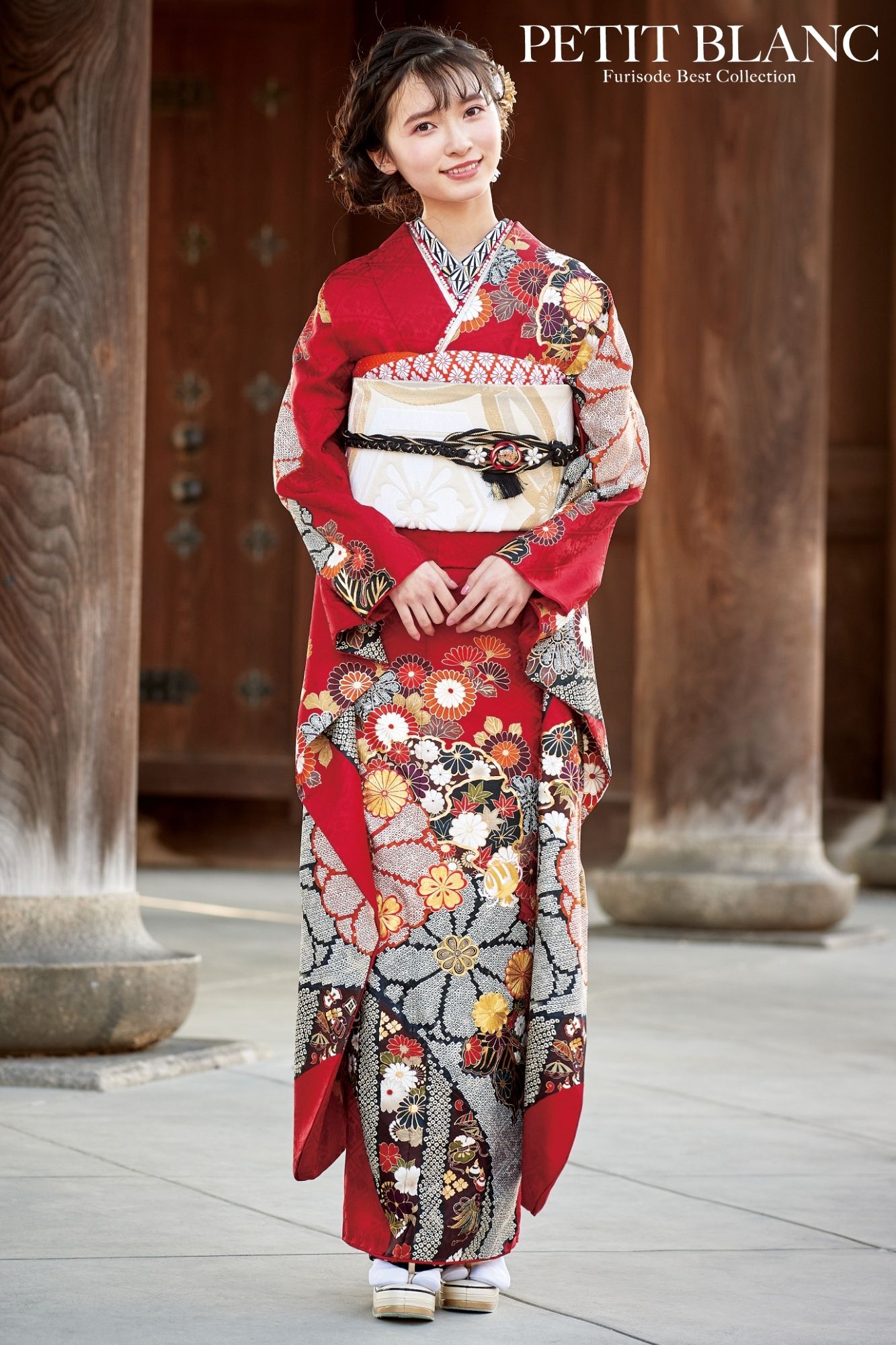 赤×黒絞り柄で魅せる正統派古典振袖｜金駒刺繍が格調高い成人式にぴったり