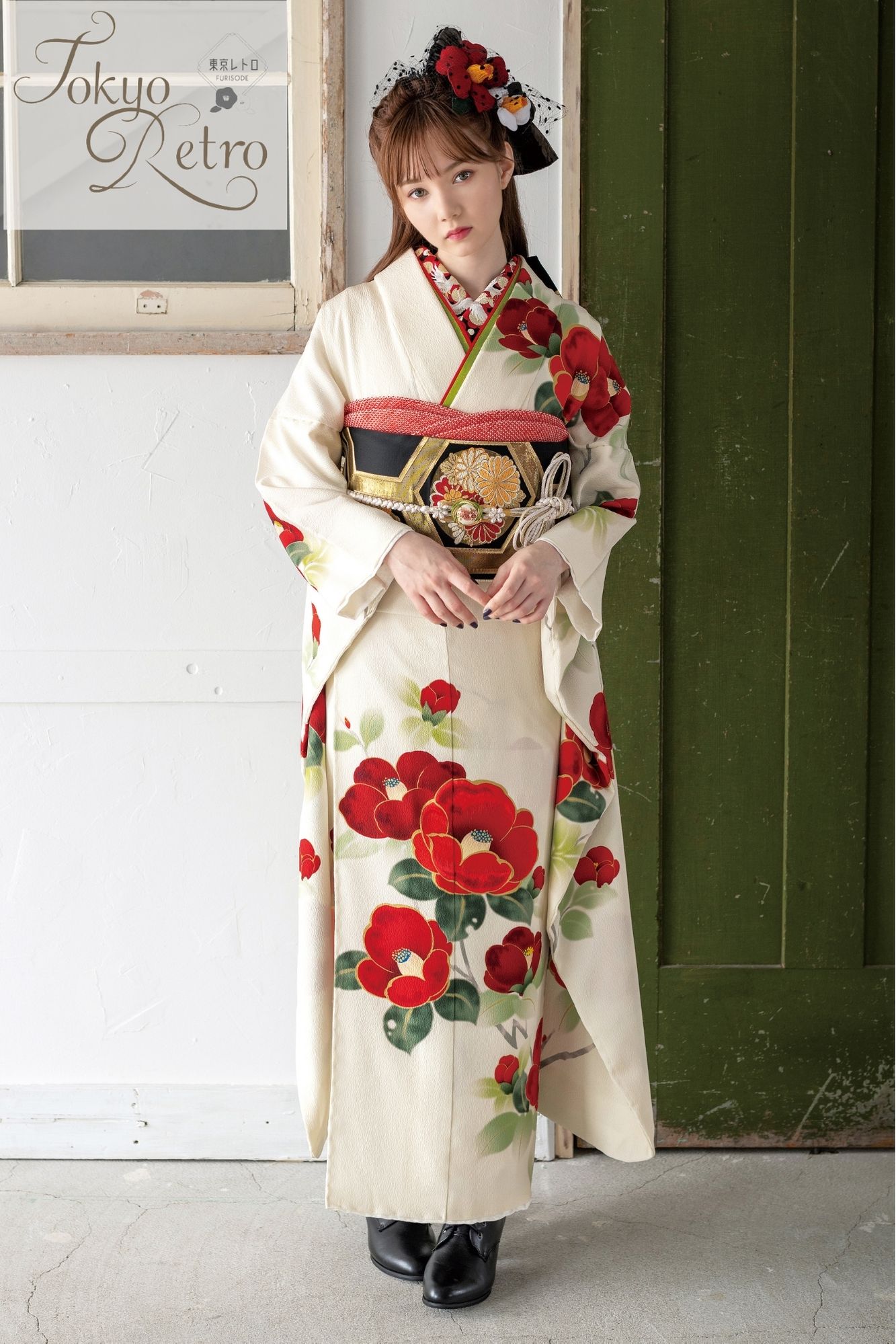 白地に赤椿柄のシンプルレトロ振袖｜可憐さ引き立つ大人の和モダンスタイル