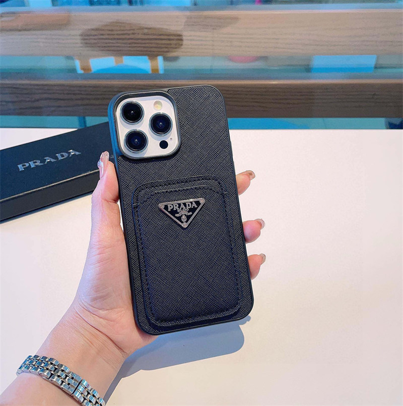 PRADA 購入 サフィアーノレザー iPhone16pro用ケース PRADA