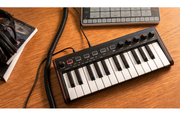 IK MultimediaのMIDIキーボード、iRig Keys 2 Miniのご紹介です。