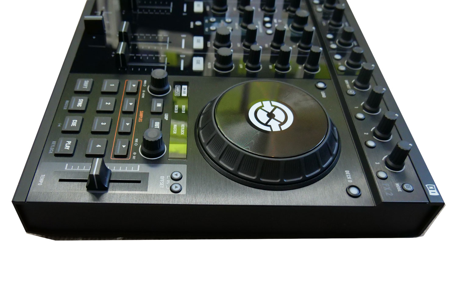 TRAKTOR KONTROL S4 MK1 ※専用ケース付き TRAKTOR KONTROL S4 フライト