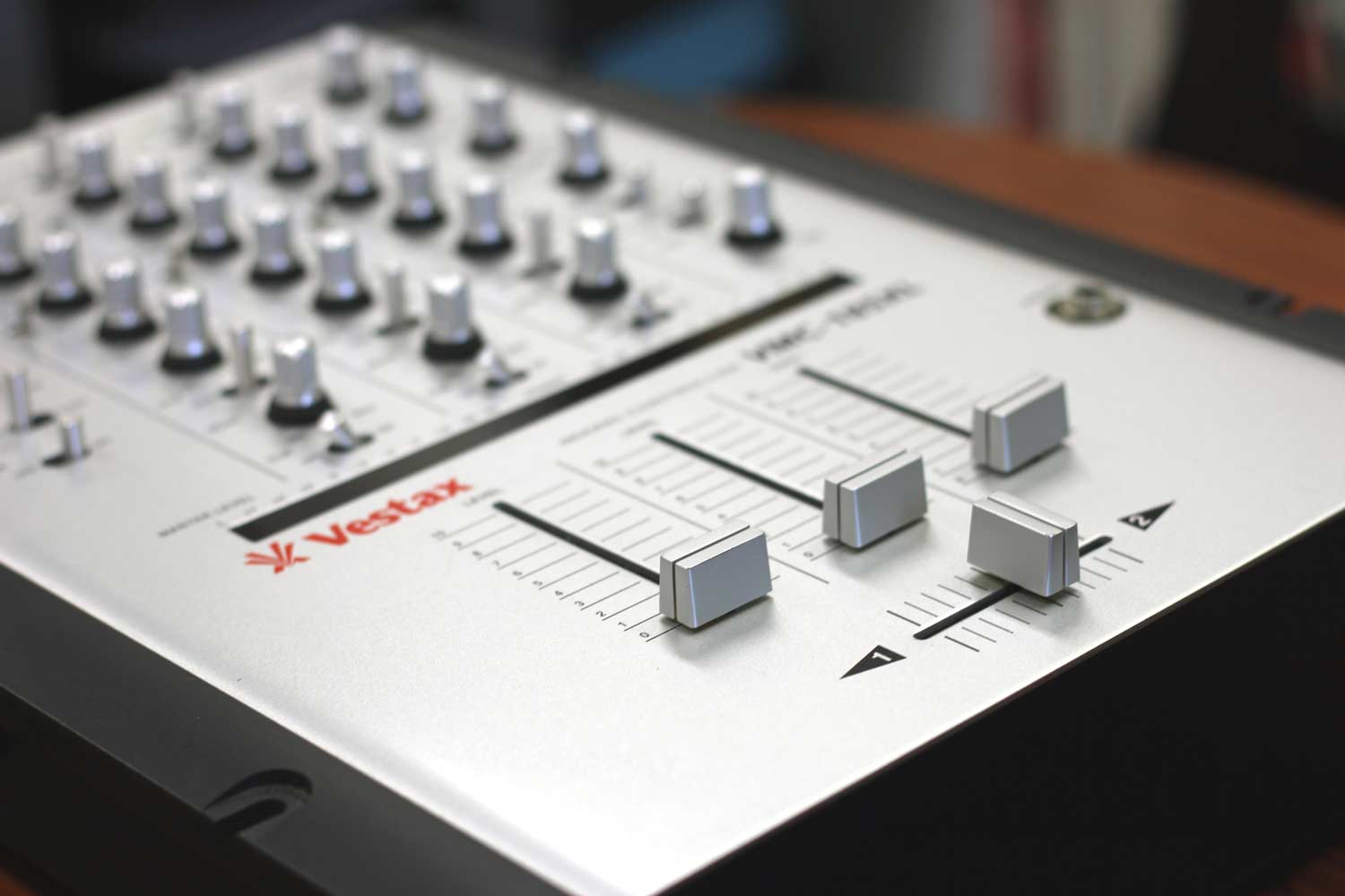 音出確認済/純正AC付】Vestax VMC-185XL 音出確認済/純正AC付】Vestax