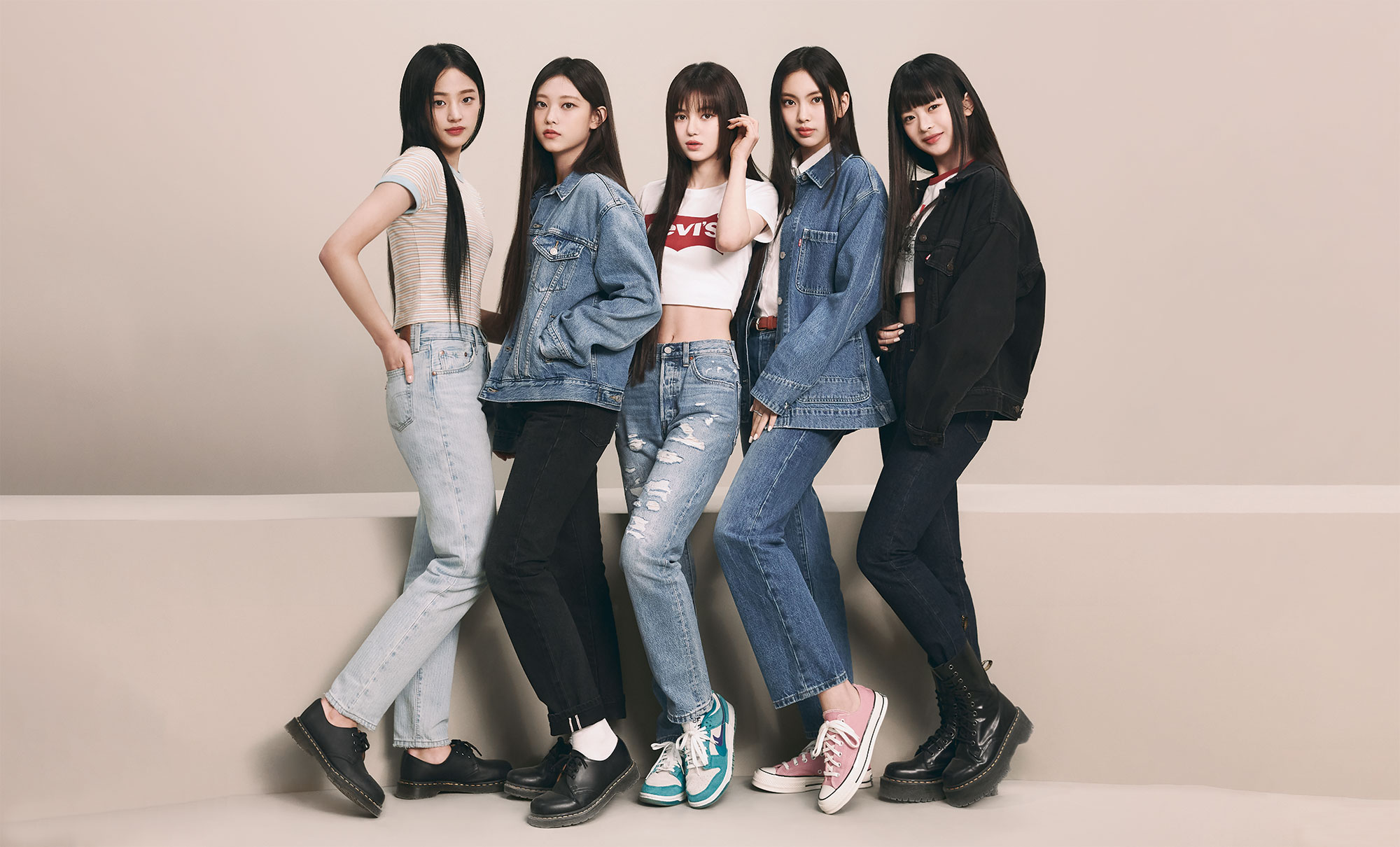 Newjeans NJZ LEVI'S ポスター K-Pop Group NewJeans Partners With
