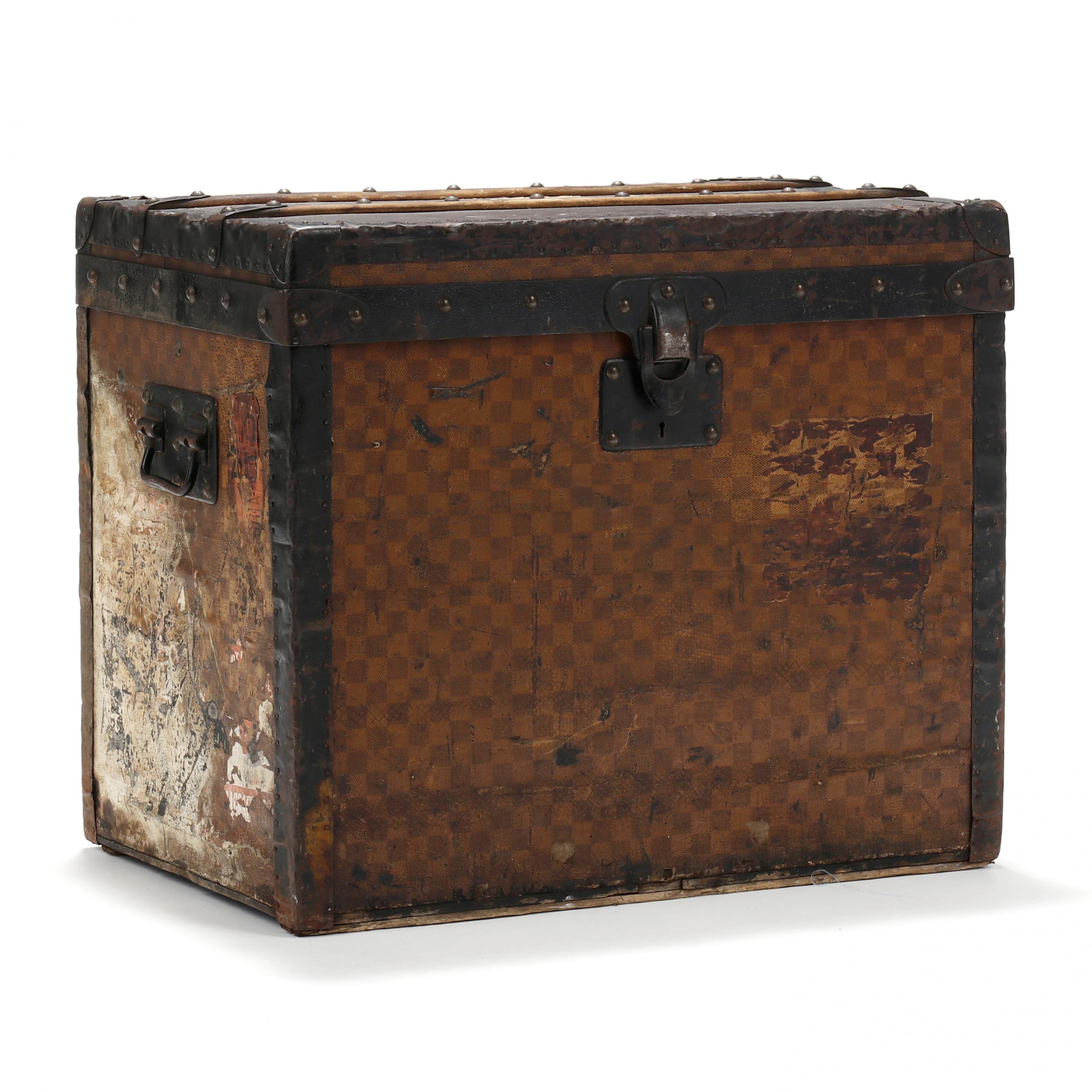 Louis Vuitton Antique Hat Box Steamer Trunk (Lot 3032 - Luxury