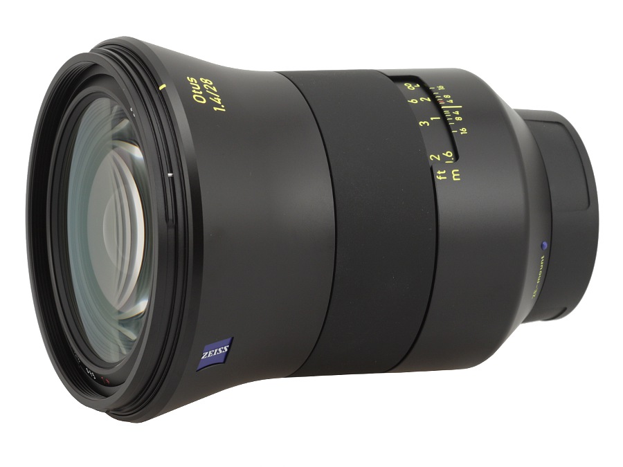Carl Zeiss Otus 28 mm f/1.4 review - Build quality - LensTip.com