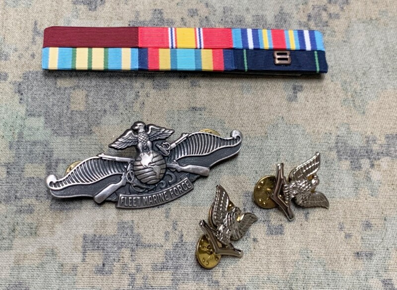 昔の軍人バッジのミニチュア版バッジ？右翼バッジ？