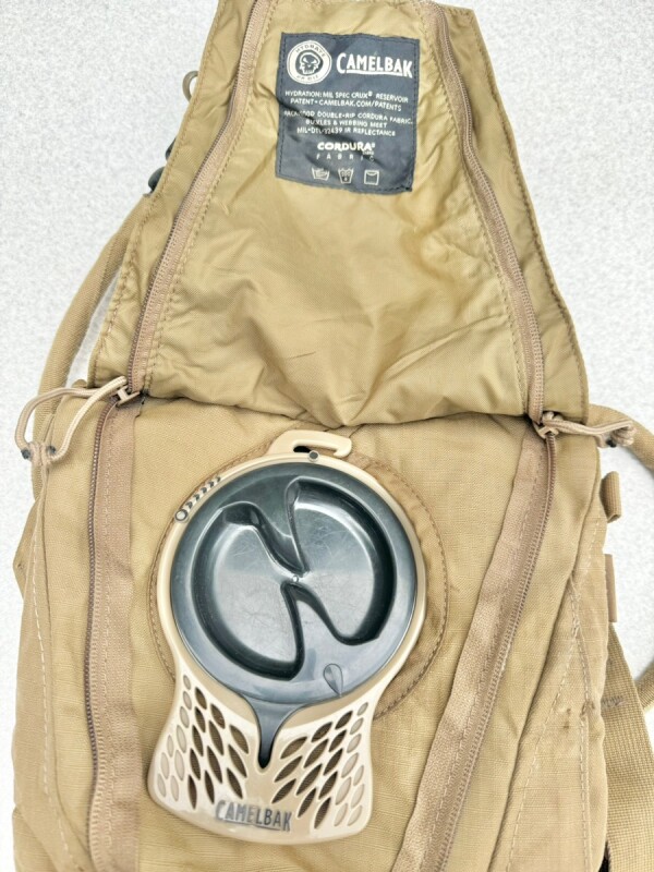 used 米軍放出品 CAMELBAK製 キャメルバック 黒 ハイドレーション 米軍