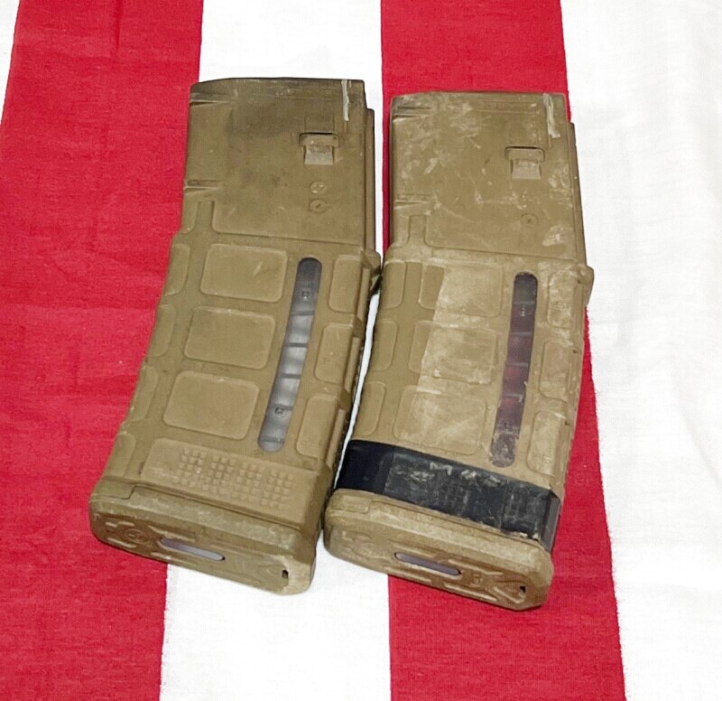 米軍MAGPUL P-MAG 30 FDE マガジン カート2本付き 米軍MAGPUL P-MAG 30