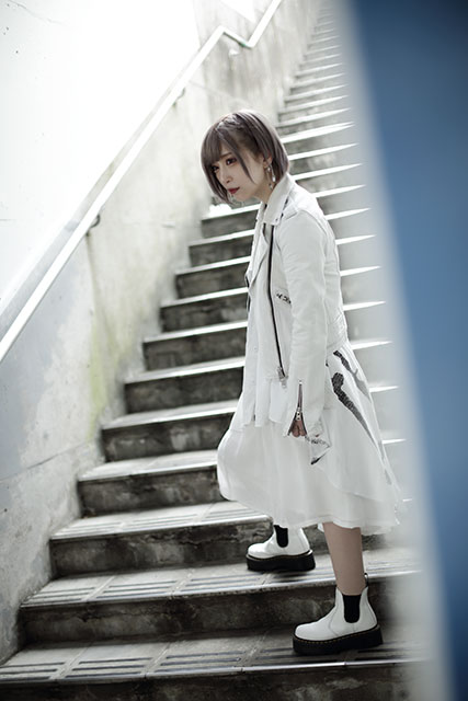 ReoNaの願い、それは“名前のないお歌で名前のない絶望に寄り添う”こと