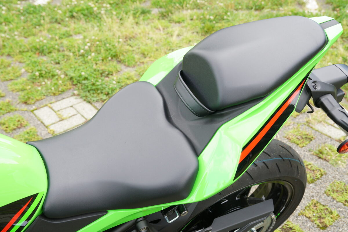 ローダウン仕様の『ZX-25R』に乗れるチャンス！ サスのスペシャリスト