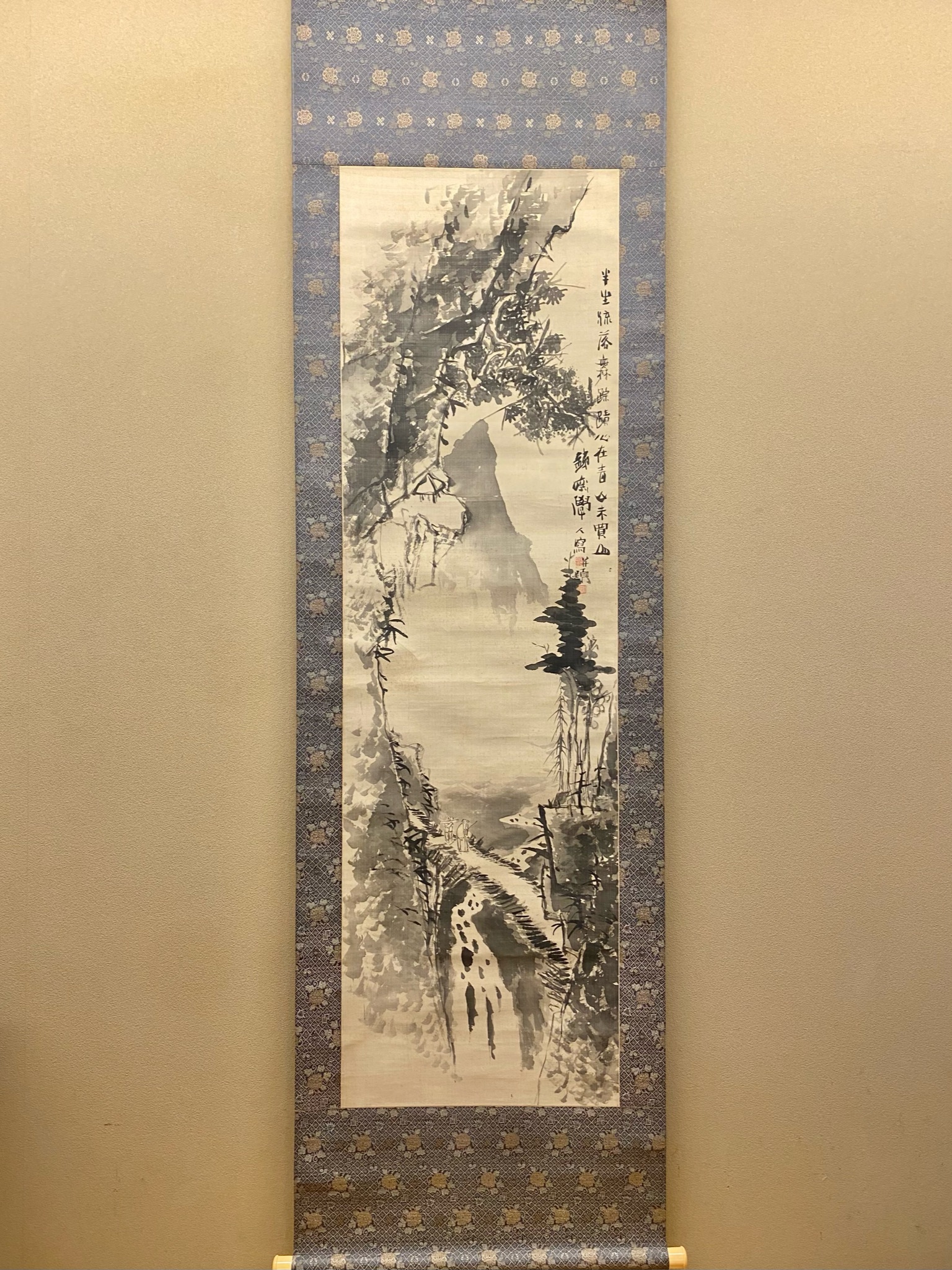 真作】掛軸 富士山図 松林小道 水墨山水画 古美術 水墨画 R162 真作