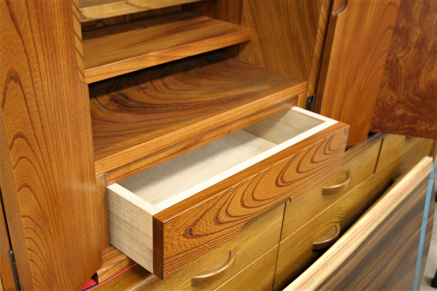 天然木 東京 新宿 東五軒町展示 総無垢材 楢(なら)材 チェスト セール