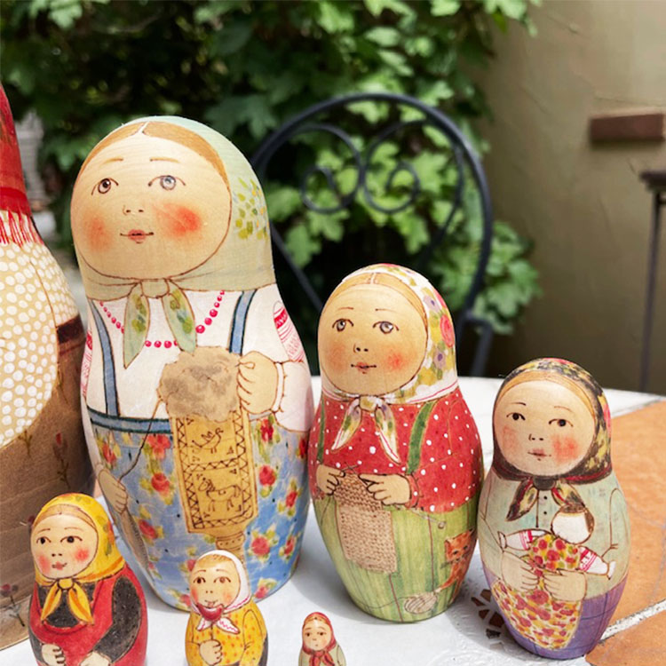 マトリョーシカ オリガ・イリーナ姉妹 - almanafaz.com マトリョーシカ