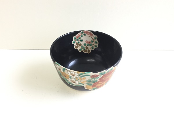 抹茶茶碗 黒地 四季草花丸紋 平安赤雲作販売|通販