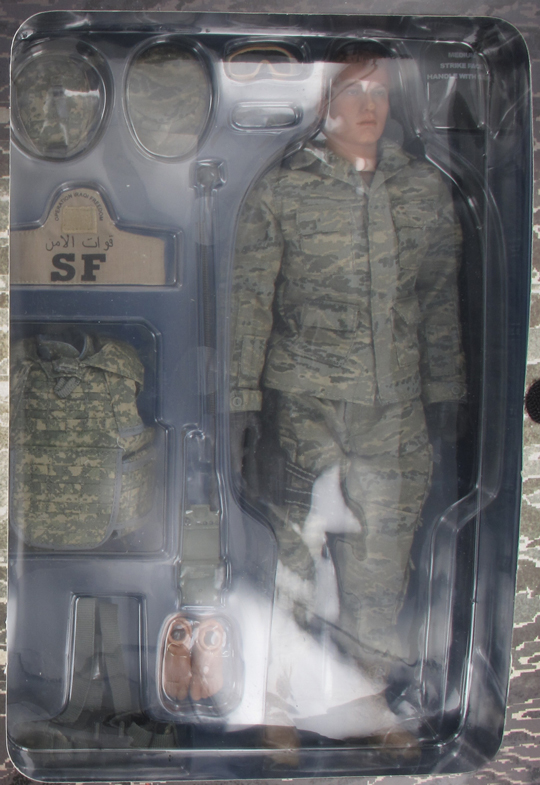 USAF Airman Security Force in Iraq Hot Toys - Machinegun