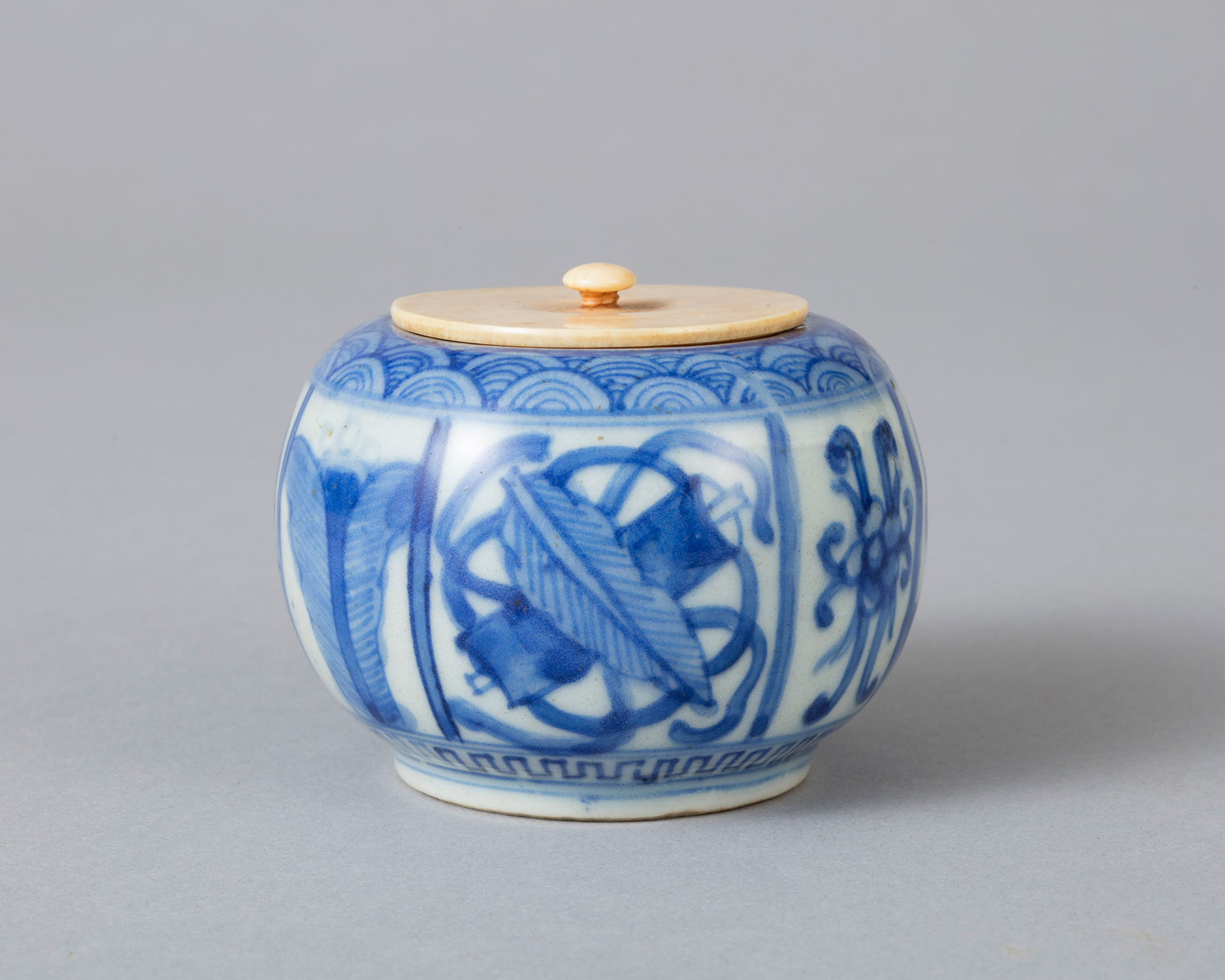 nozomi☆様 王地山焼 染付 角徳利（高21.5㎝）三田染