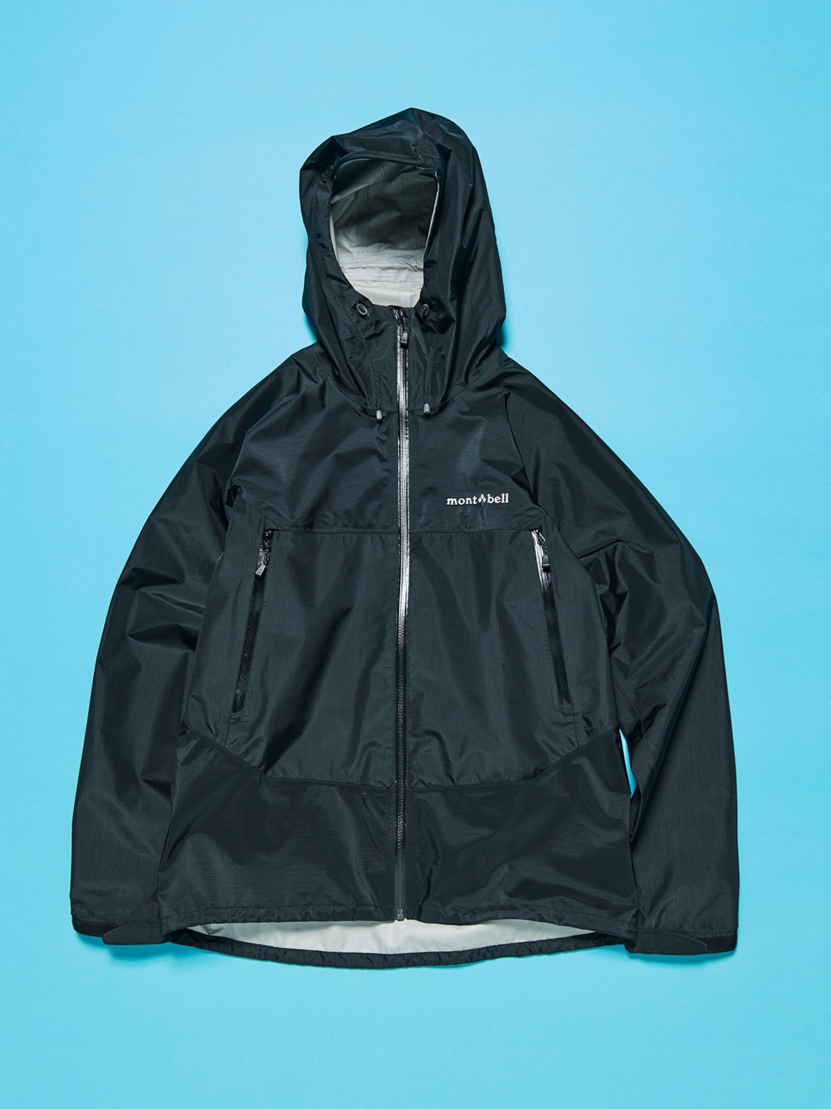 アウトドアブランドでもブラックが最強！ いま買うべき「黒い