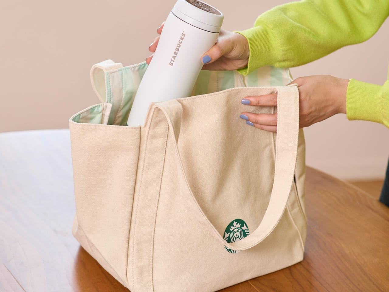 抽選は11月15日まで】「スターバックス福袋 2025」毎年争奪戦の福袋が