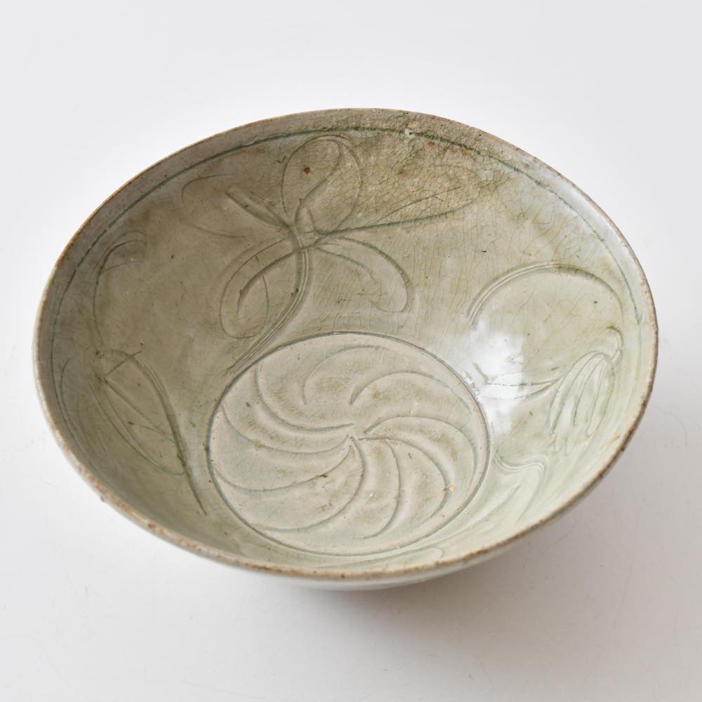 中国美術 白磁 刻 花紋 碗 一対(A281) 中国美術 白磁 刻 花紋 碗 一対