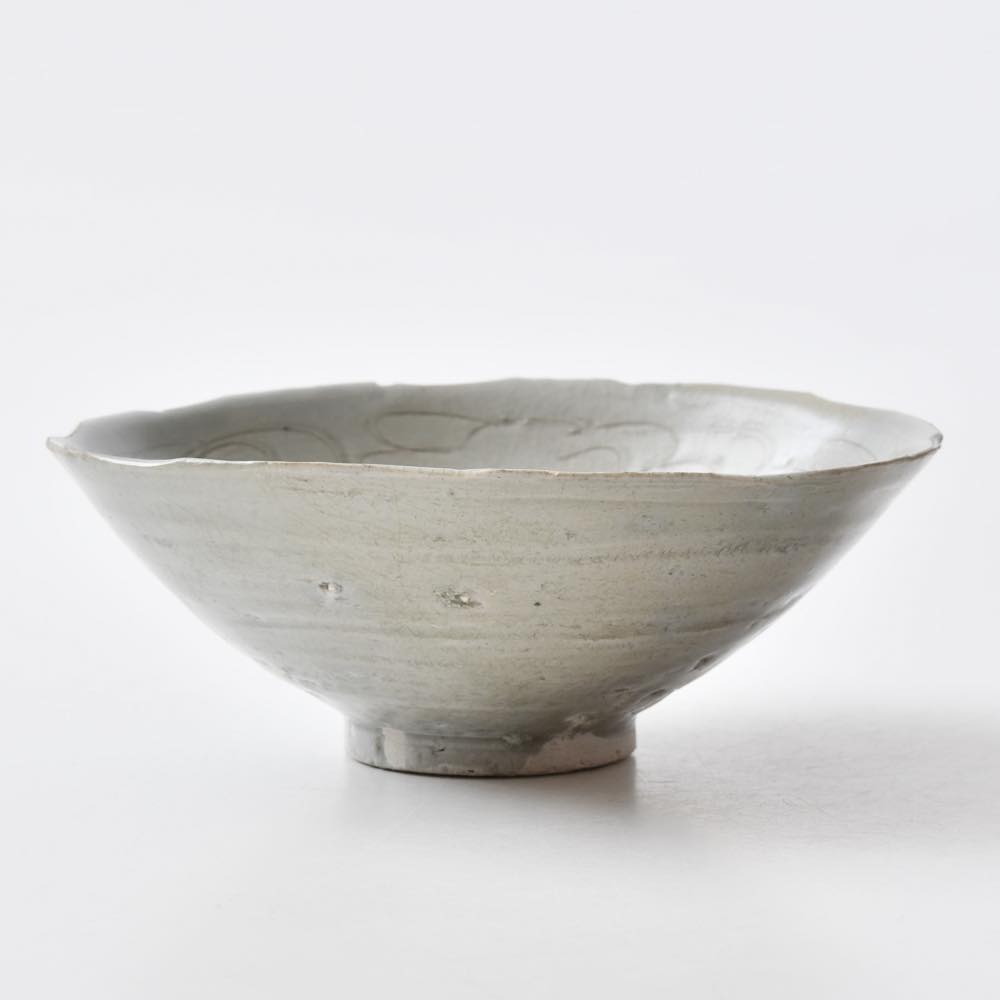 中国 南宋 青磁刻花紋碗 ｜ みんげい おくむら （日本と世界の民芸）