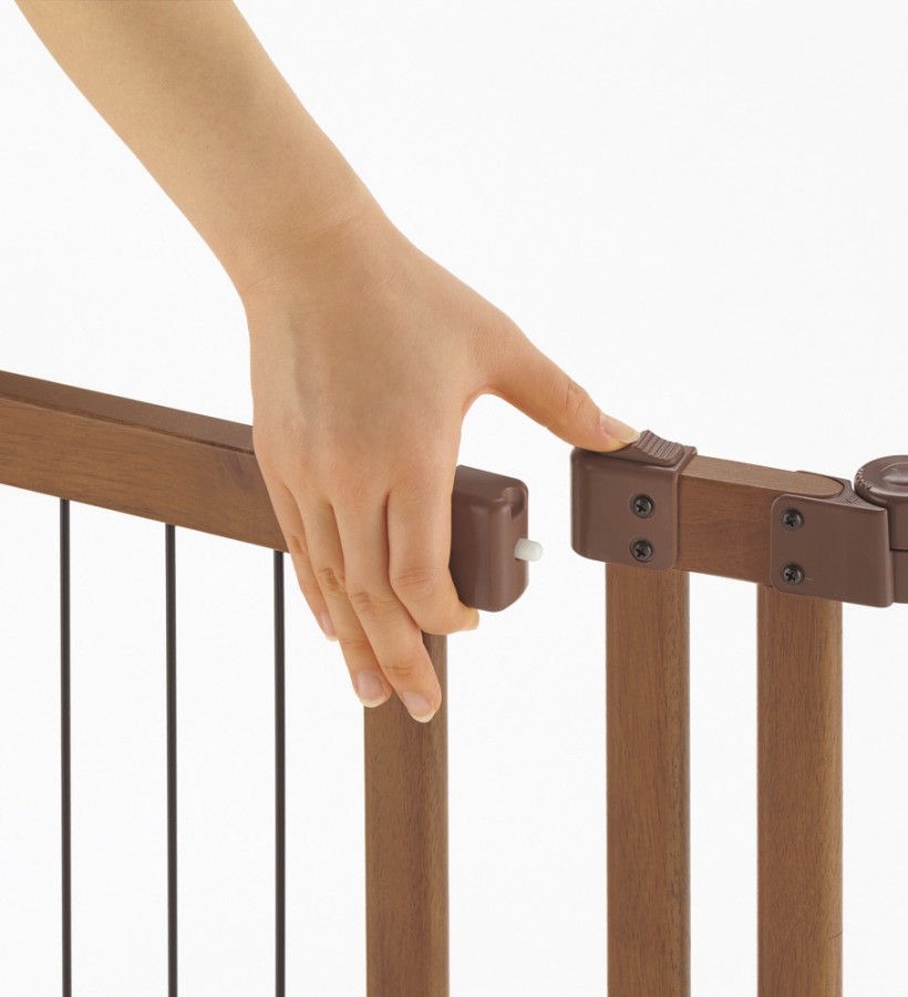 リッチェル 木製おくだけドア付ゲート 【送料無料】｜みんなのペット