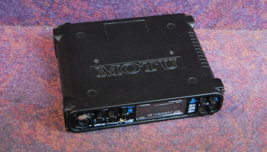 モバイルにおすすめの！MOTU UltraLite mk3 hybrid入荷しました