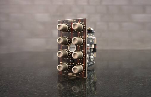 elysia xpressor 500の限定カラーモデルが登場！大人な色気を醸し出す