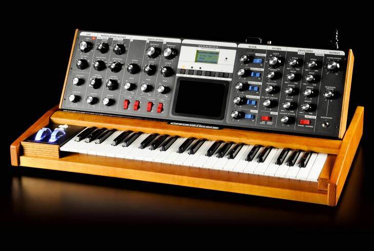 Moog's Legend ~博士の最高傑作minimoog Voyager 生産完了、その軌跡