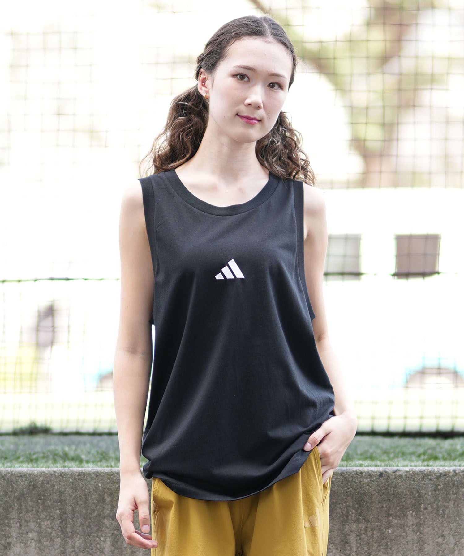 adidas アディダス タンクトップ レディース ロゴ エッセンシャルズ SL