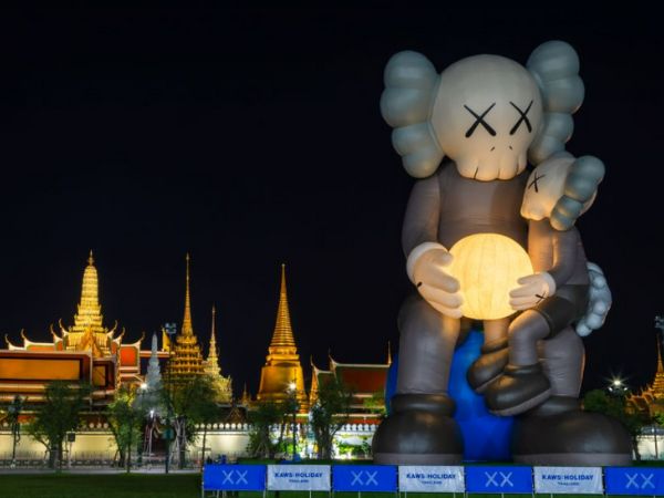 KAWS Holiday Thailand（Black）フィギュア販売中！ ー NOISEKING