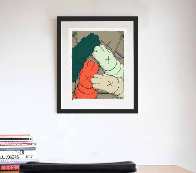 特大KAWSポスター額縁付き4枚セット kaws ポスター 4枚セット