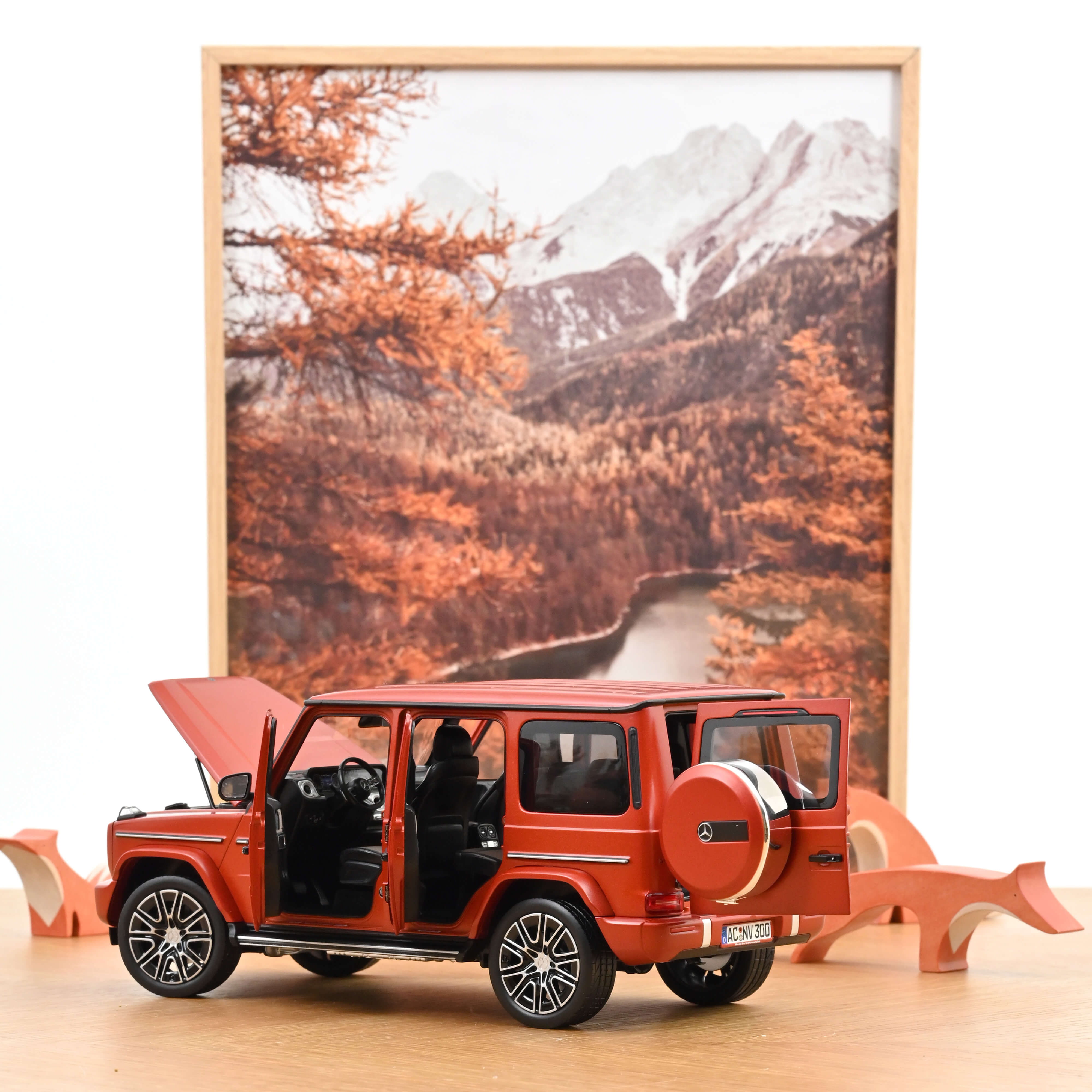 Mercedes-Benz G-Class 2024 Copper Orange matt 1:18 – Norev