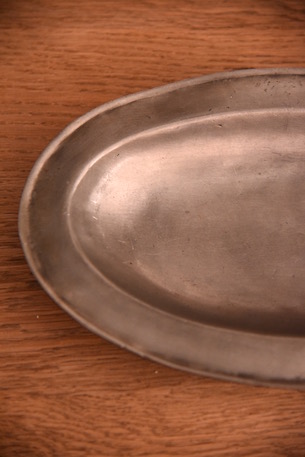 オーバルのピュータープレート