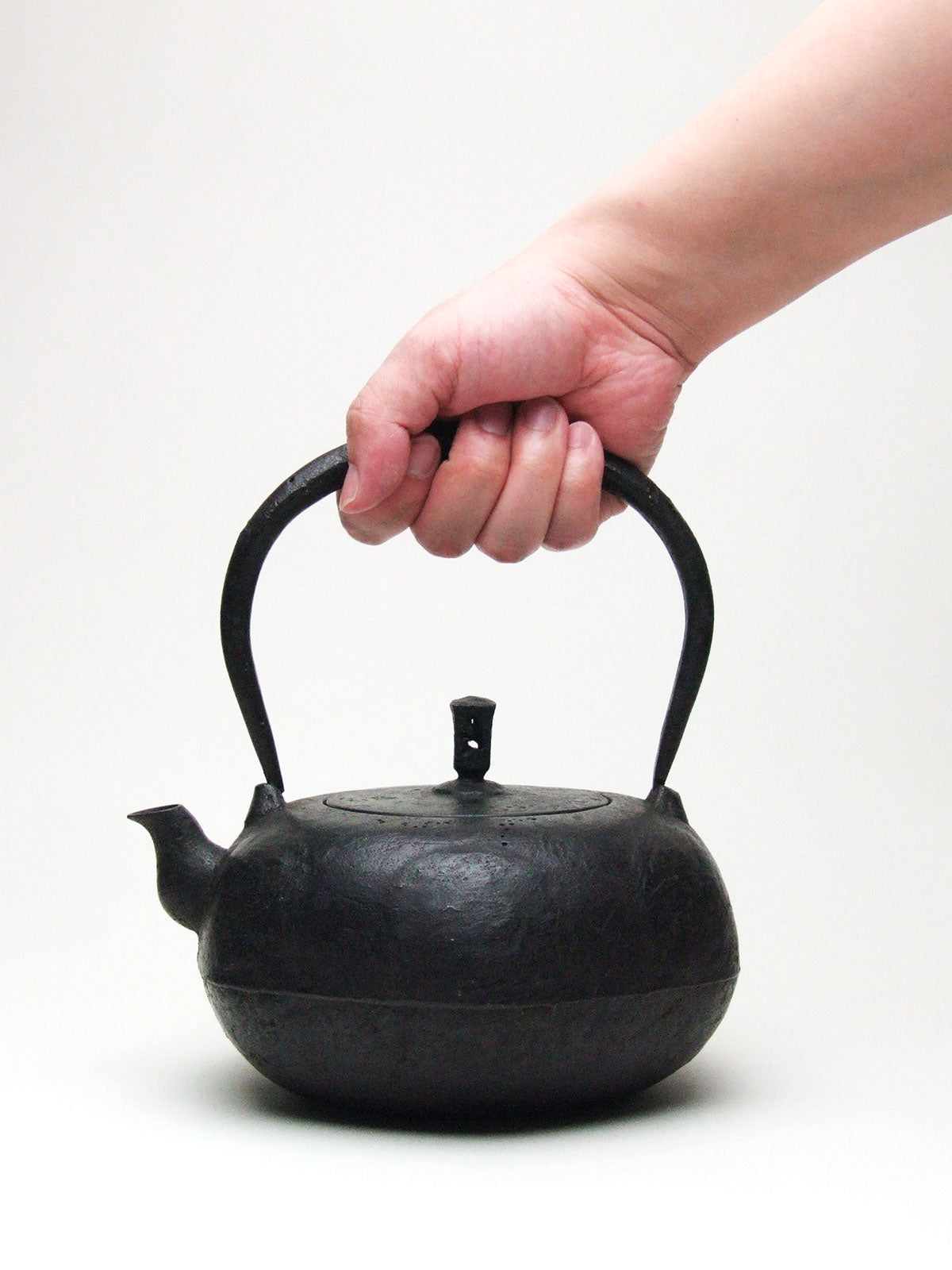 煎茶道具 鋲打文 鉄瓶 鉄釜 M R5868 煎茶道具 鋲打文 鉄瓶 鉄釜 M