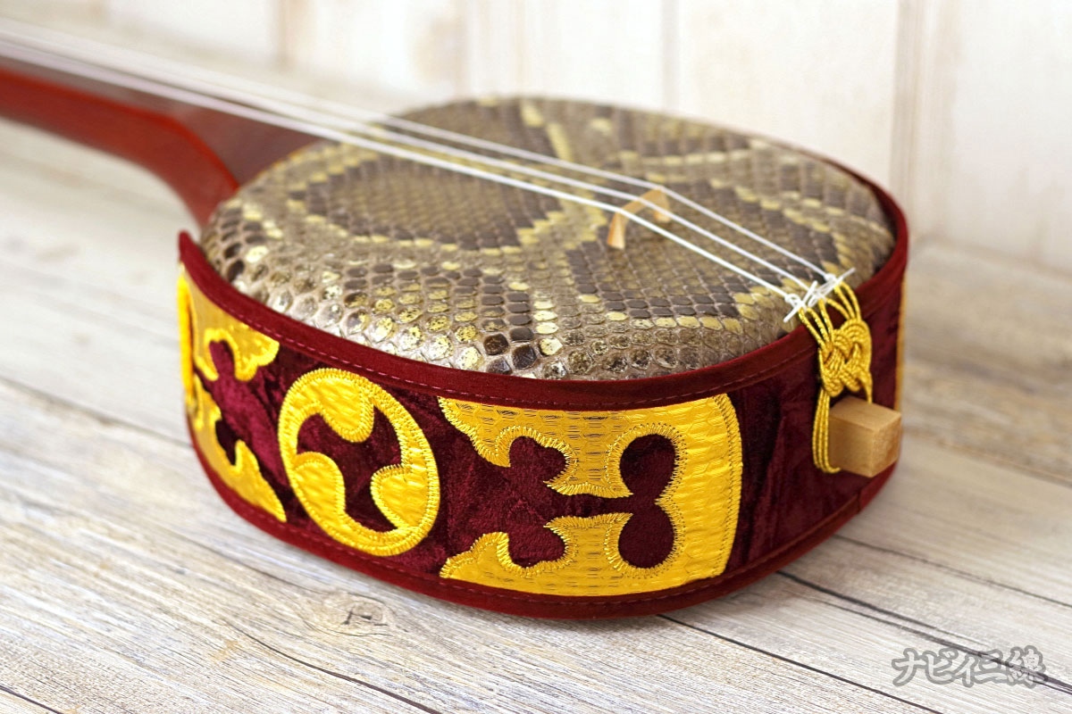 沖縄三線 ド派手な人工オパールバチ 沖縄三線 ド派手な人工