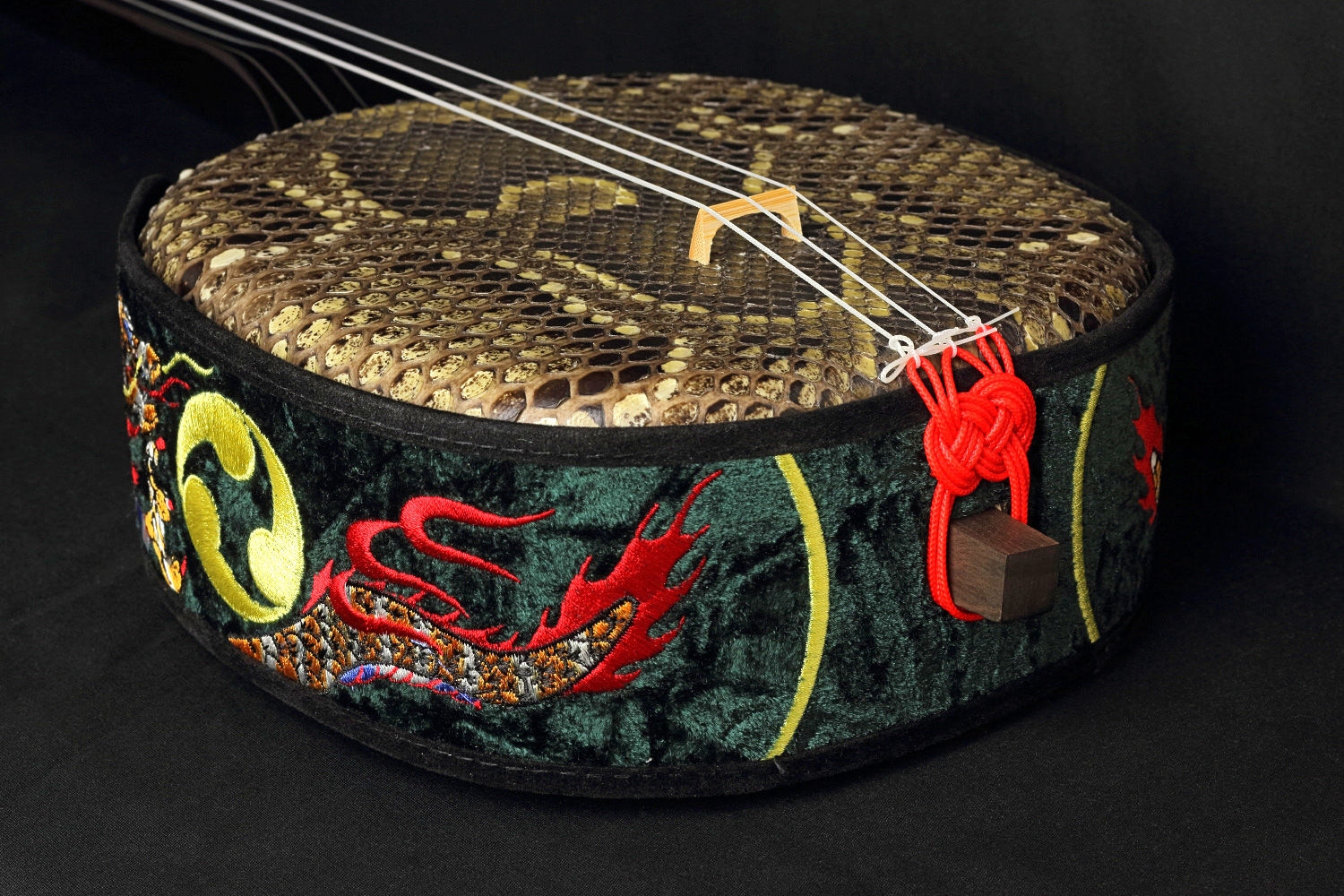 真壁型 ボルドー沖縄三線セット 両面本皮強化二重張り 琉球 三味線