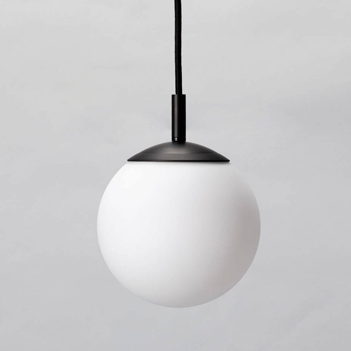 フロストガラスペンダントライト 1灯 ASM (Living in Comfort