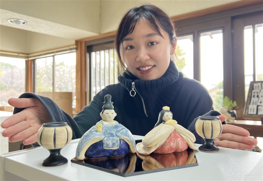 出産した友人の幸せ願い、上野焼でひな人形 若手陶芸家の熊谷さん